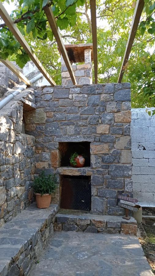 Villatzer - Traditional House With Fireplace And Garden Tzermiádon 외부 사진